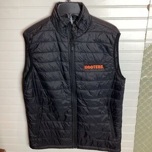 Hooters Women’s Puffer Vest Black Size  M